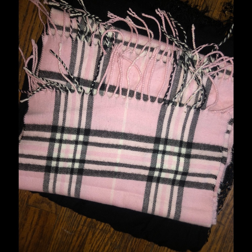Pink cashmere scarf